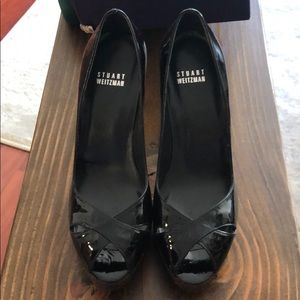 Stuart Weitzman black patent pump shoes